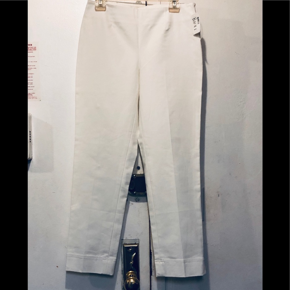 NWT Ellen Tracy Chalk Slim Ankle fit Pantd